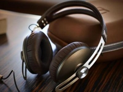 PC/ABS塑料材质粘接案例，帮助客户解决耳机发白问题-聚力胶水