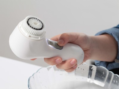 洁面仪电防胶方案，聚力牌胶水为粘接电器保驾护航