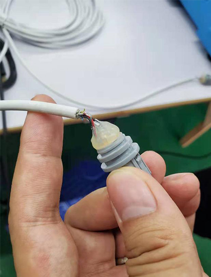 焊点?；V胶使用案例